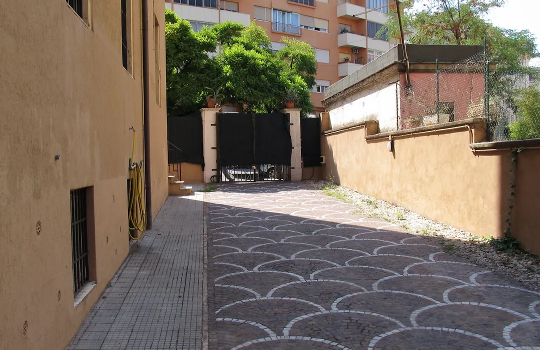Dea Roma Inn-1